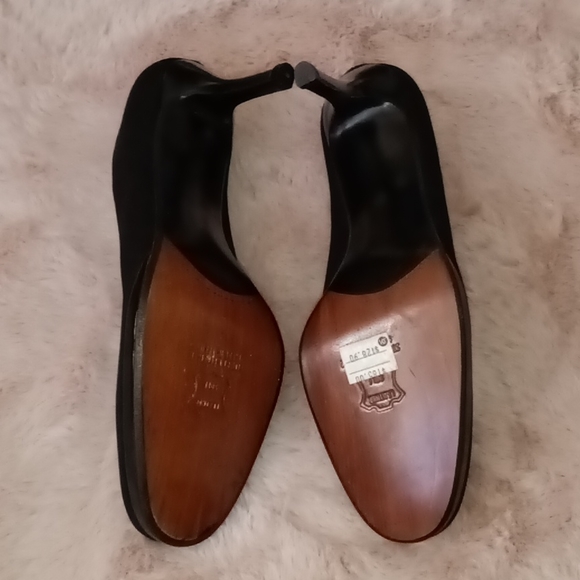 Stuart Weitzman heels - Picture 3 of 6